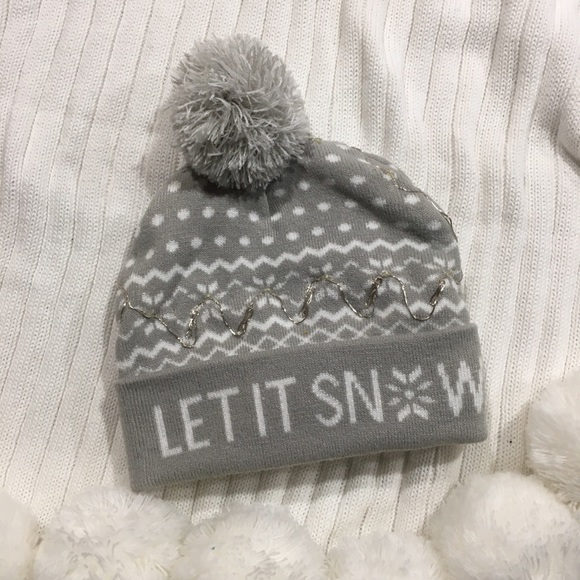 ❗️SOLD❗️Let It Snow Hat ❄️ - Picture 2 of 3